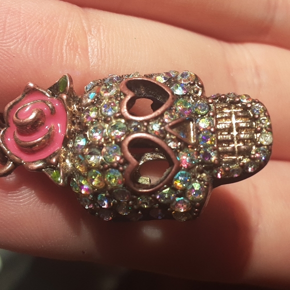 Betsey Johnson Skull and Hearts Pendant - Picture 10 of 13